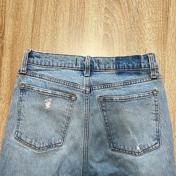 A&F High Rise Mom Jean - Picture 5 of 5